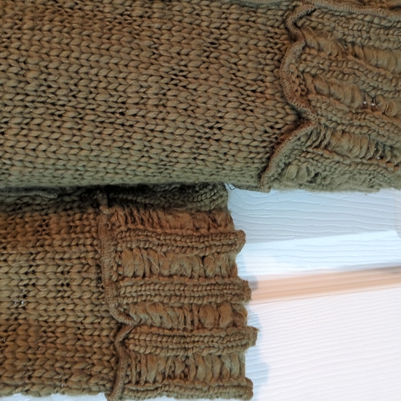 Chico's sweater beautiful khaki green with lace trim around collar - Picture 5 of 5